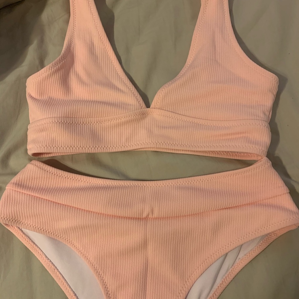 Light Pink Ribbed Bikini - Picture 2 of 4